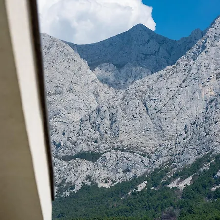 Roso Πανσιόν Μακάρσκα